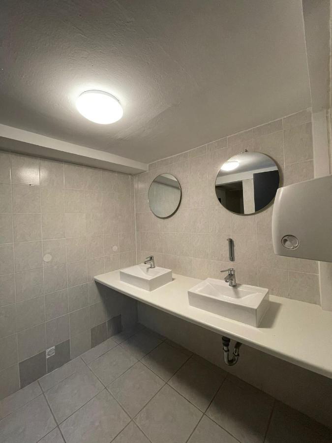 Baarii Hostel - Халбергмос Екстериор снимка
