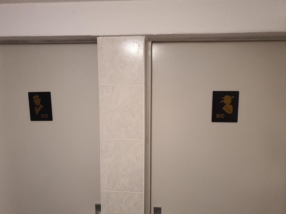 Baarii Hostel - Халбергмос Екстериор снимка
